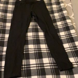 Girls black leggings.